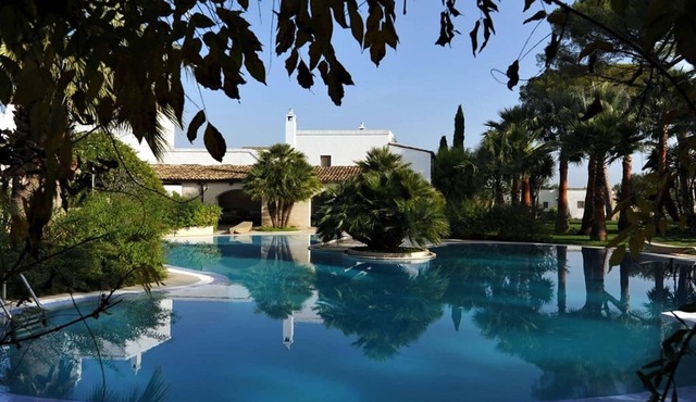 Spacious Stay with Tennis