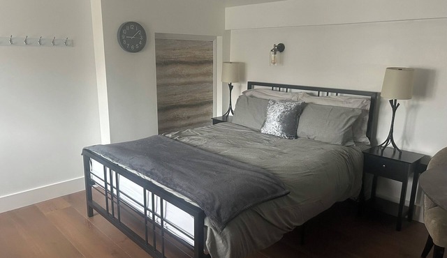 Spacious studio. Free EV charging. Close to Harry Potter & fast trains to Euston