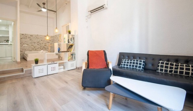 Spacious studio in Tarragona city center with balcony