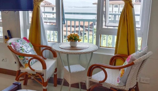 Spacious Studio unit with balcony and seaview