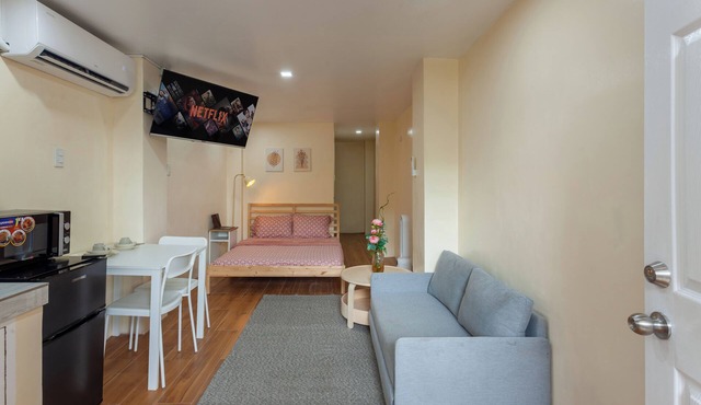 Spacious Studio with Fast Wi-Fi Near UP and Maginhawa