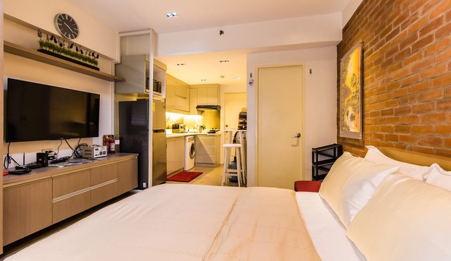 Spacious Studio with Amazing Balcony views at Greenbelt Makati