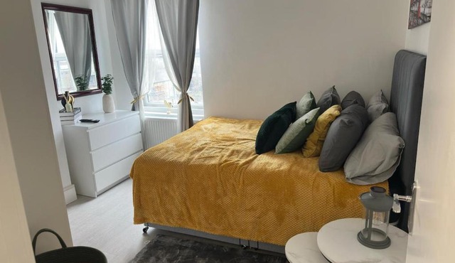Spacious Studio with Separate the Kitchen 4A