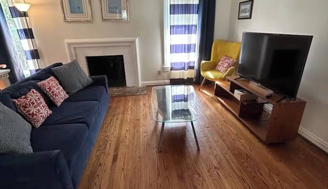 Spacious & Stylish 5BR Home! Family Retreat