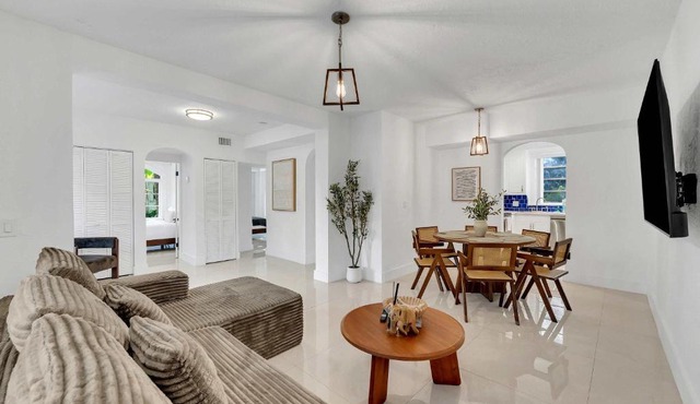 Spacious & Stylish 2BR Retreat near Victoria Park