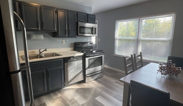 Spacious suburb home close to lots of restaurants, Downtown, and Purdue!