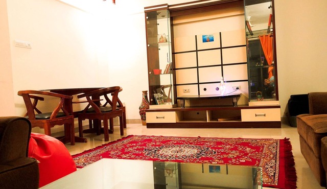 Spacious Suitable for 5-6 people near to airport
