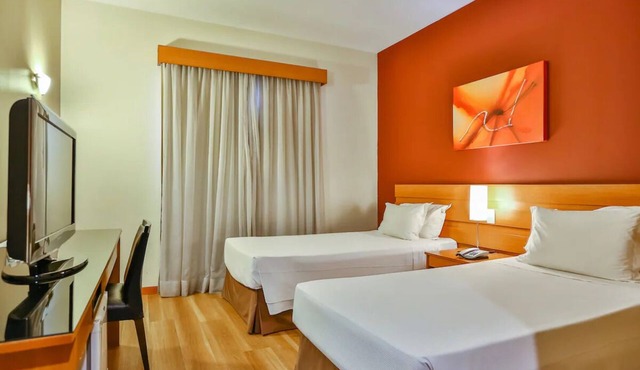 Spacious Suite | Outdoor Pool | Near Rota Turística da Uva