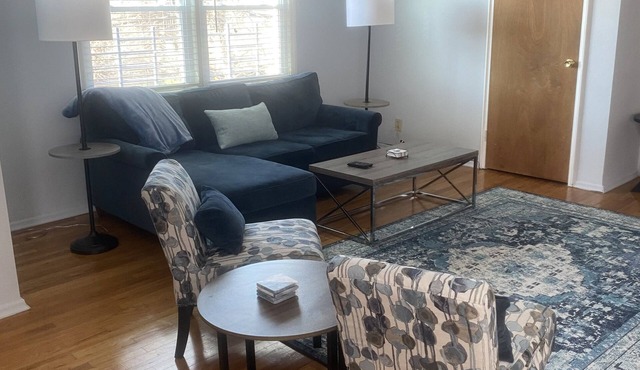 Spacious sunny two bedroom apartment in Flushing. Perfect for roommates, family.