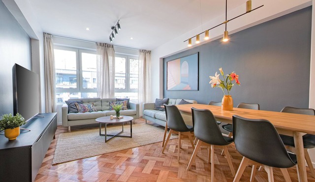 Spacious Touristic Apartment Close to City Center