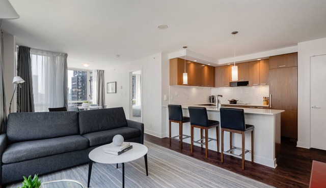 Spacious Two Bedroom Apartment Located Near Yaletown