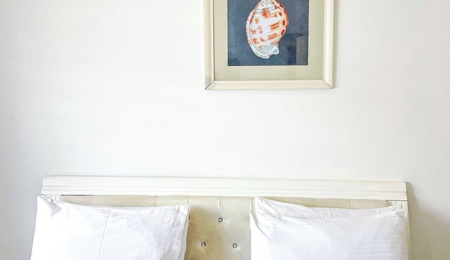 Spacious Two Bedroom Serviced Apartment @ Lul Water - Labone