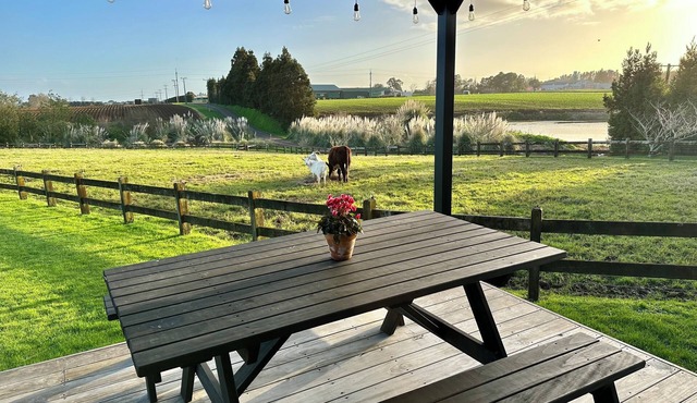 Spacious Two Bedroom, Two Bathroom Cottage