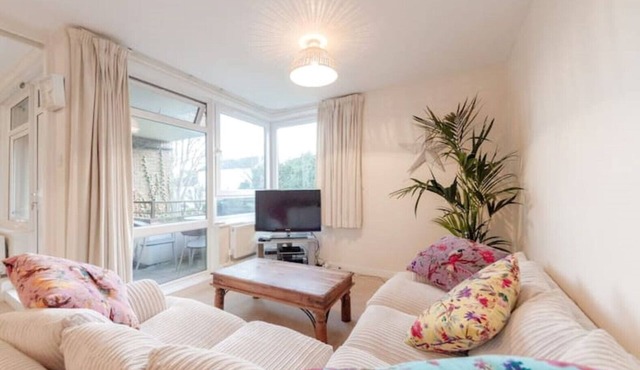 Spacious Two Double Bedroom Flat
