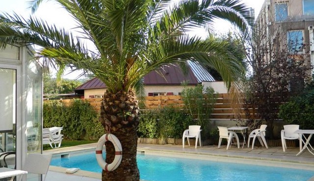 Spacious Unit Close to Cezanne's Studio & Fondation Vasarely, Aix-en-Provence
