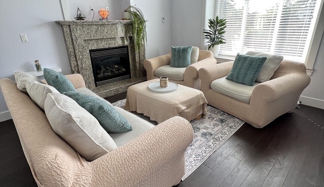Spacious upper-level unit located on Main St.