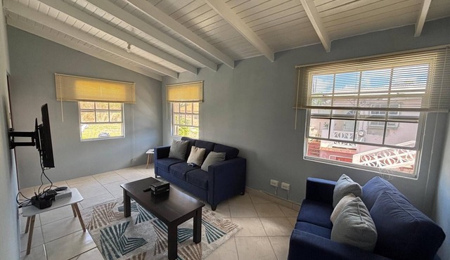 Spacious Upstairs 3-bedroom apartment with AC, WiFi in delightful Christ Church.