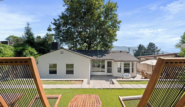 Spacious 3BR Family Home with Backyard & Views – La Crescenta Getaway