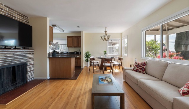 Spacious 4-bedroom house in lovely La Crescenta-Montrose