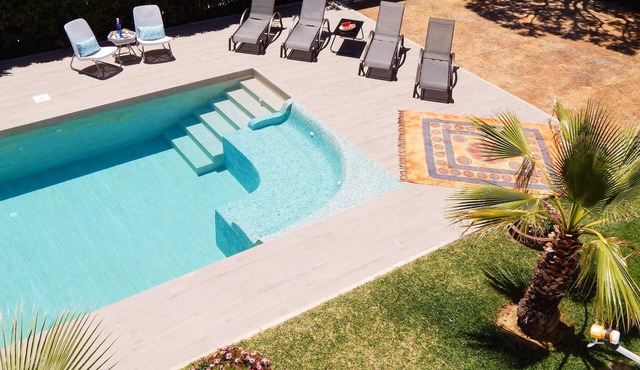 Spacious Villa Australia in Roche for 14 people with pool close to the beach