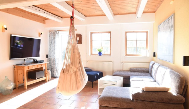 Spacious vacation apartment, on the Baltic Sea, with own garden, with own e-charging station