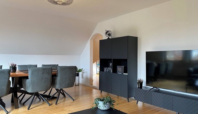 Spacious vacation apartment for up to 8 people, within walking distance of the center.