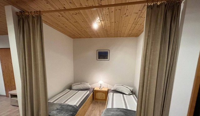 Spacious vacation apartment for 4 people with balcony