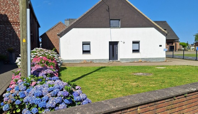 Spacious vacation home in Schwalmtal near the Maas-Schwalm-Nette Nature Park.