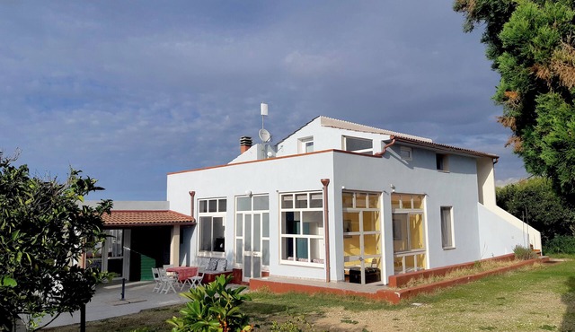 Spacious vacation home in a quiet location with sea views