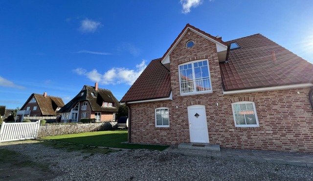 Spacious vacation home near the beach in a quiet location in Rosenhagen