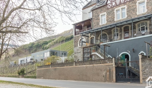 Spacious vacation home with Moselle view, 8 pers., 3 bathrooms, free of charge. Public transport ticket