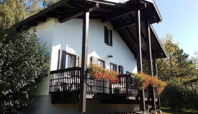 Spacious vacation home with beautiful views and south-facing terrace
