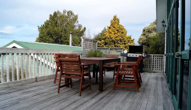 Spacious Vacation Rental with Spectacular Views near Eskdale in Hawke's Bay, New Zealand