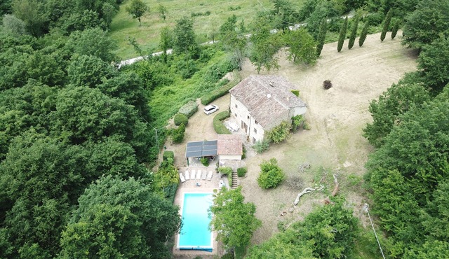 Spacious Villa in Tranquil Setting with Solar Heated Pool, Views and Wifi