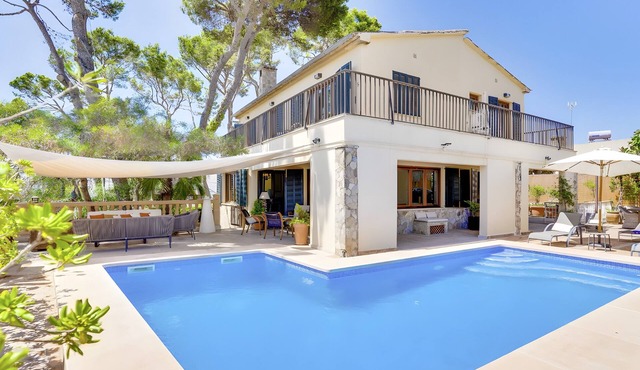 Spacious Villa by the Sea with Private Saltwater Pool