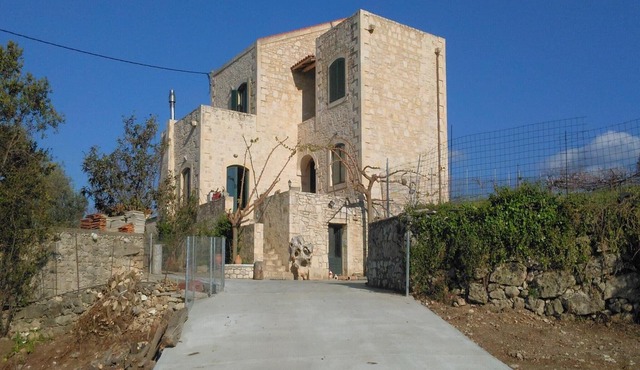 Spacious Villa in Margarites with Private Garden