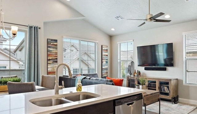 Spacious Villa Just Minutes from Downtown St. George by Redawning