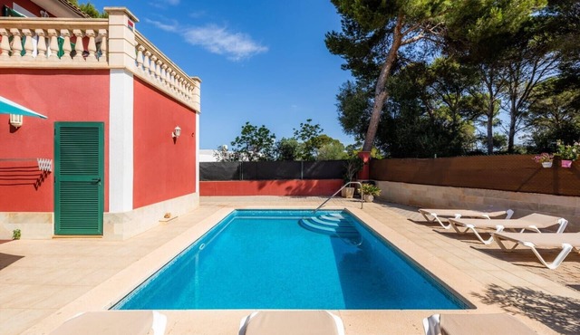 Spacious Villa Malena in Rural Area Close to the Sea with Sea View, Wi-Fi & Pool