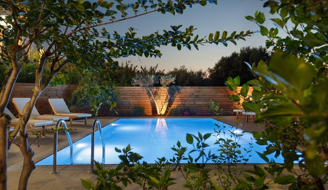Spacious Villa With Full Privacy Next to the City & the Sandy Beach of Rethymno!