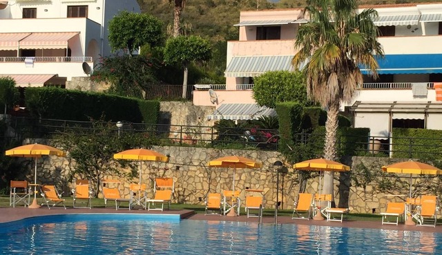 Spacious Villa with garden and pool 100m from the sea