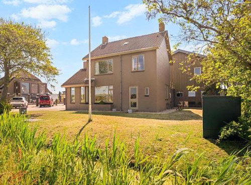 Spacious Villa with garden