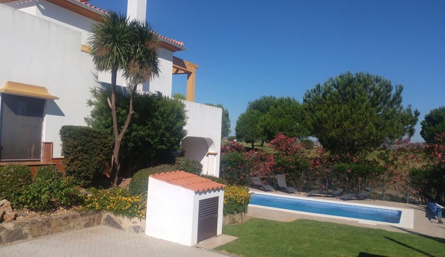 Spacious villa with great views of the golf course on the Guadiana and Portugal