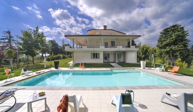 Spacious Villa with Pool