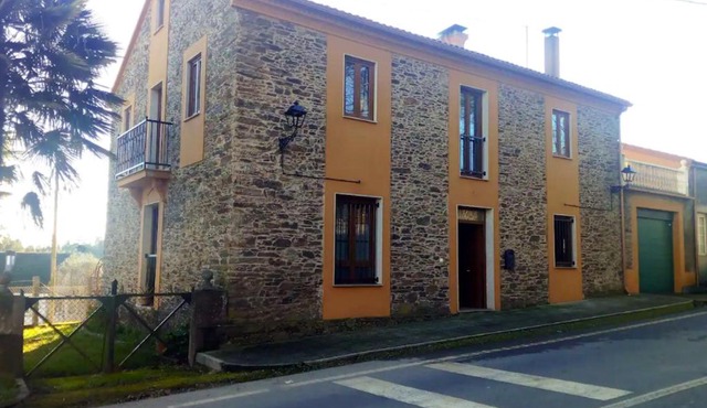 Spacious villa with pool in Empalme de Vilar - 300 m², 8 guests