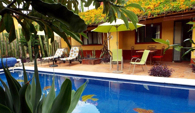 Spacious villa with pool in central location