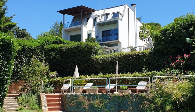Spacious villa with private pool Rome 20 minutes away overlooking national park