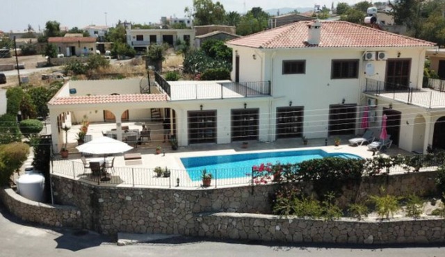 Spacious Villa With Private Pool, sea and Mountain View