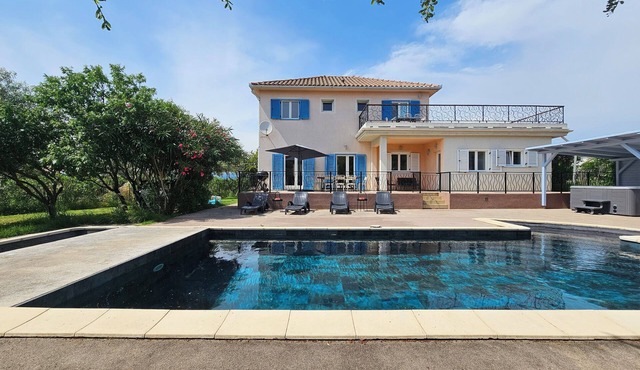 Spacious villa with private pool and hot tub