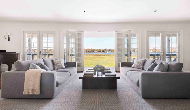 Spacious waterfront 9-bedroom house in peaceful Quogue