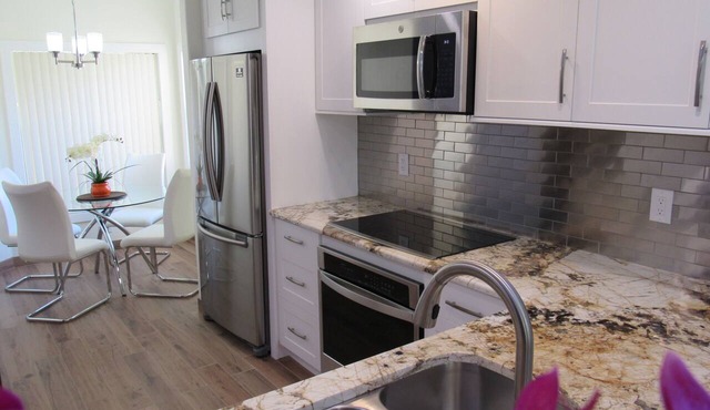 Spacious Waterfront Condo · Pools & Hot Tubs · IMG Academy · Anna Maria Island